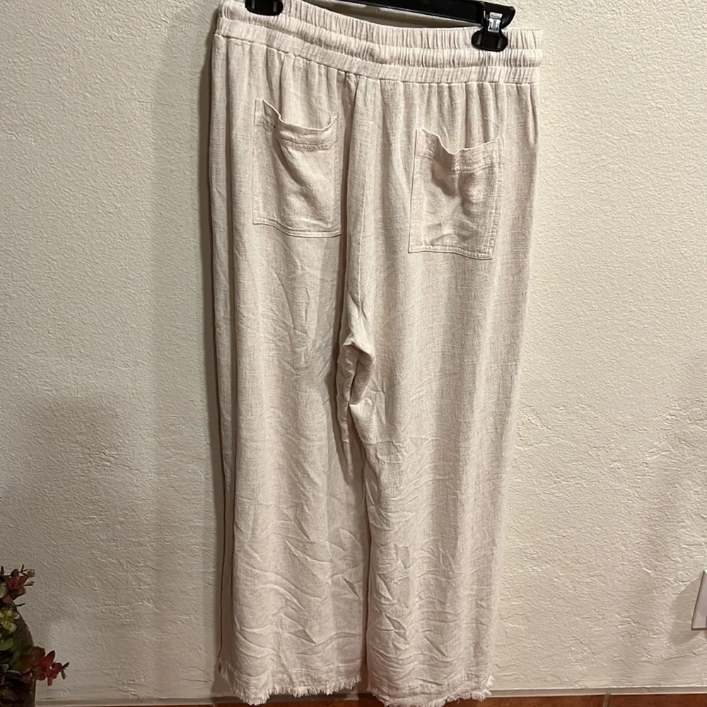 SOLD OUT- Umgee Womens Pant with Elastic Waist, Side & Back Pockets,Frayed Hem - Picture 3 of 6